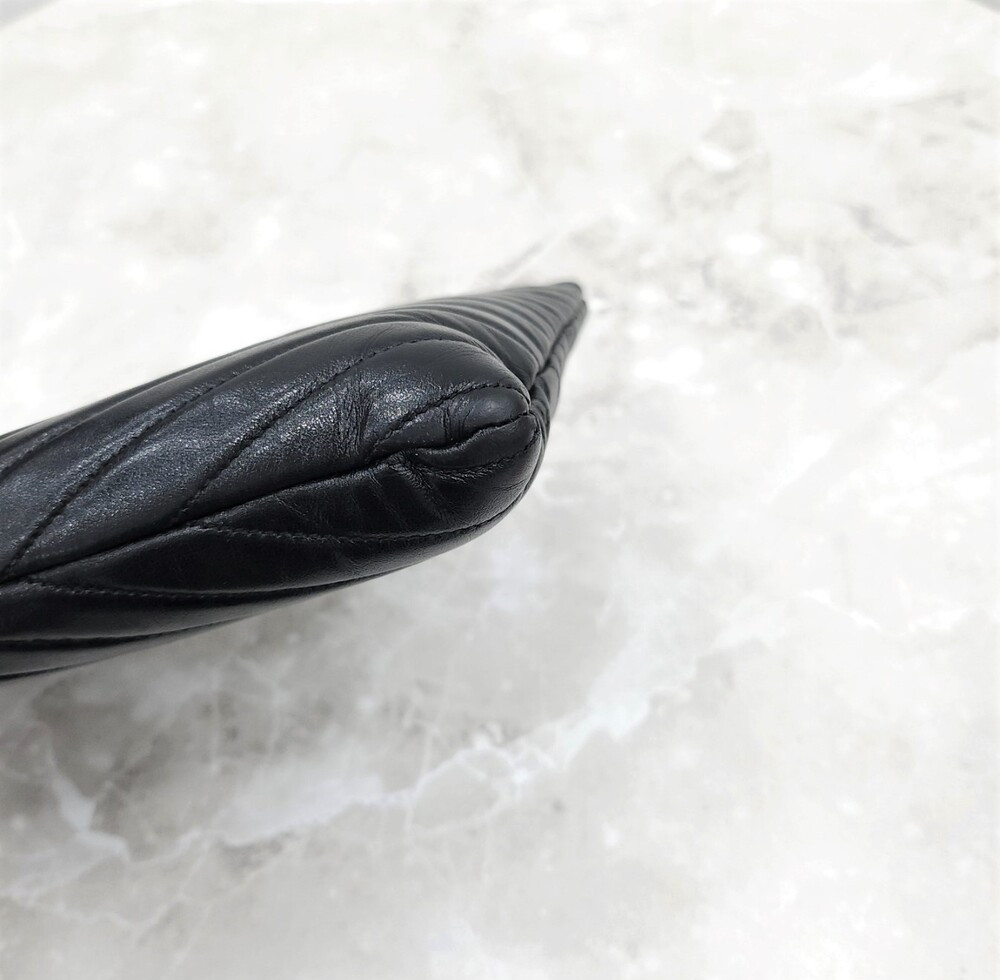 [럭스유] 생로랑 마틀라세 레더 스트랩 클러치