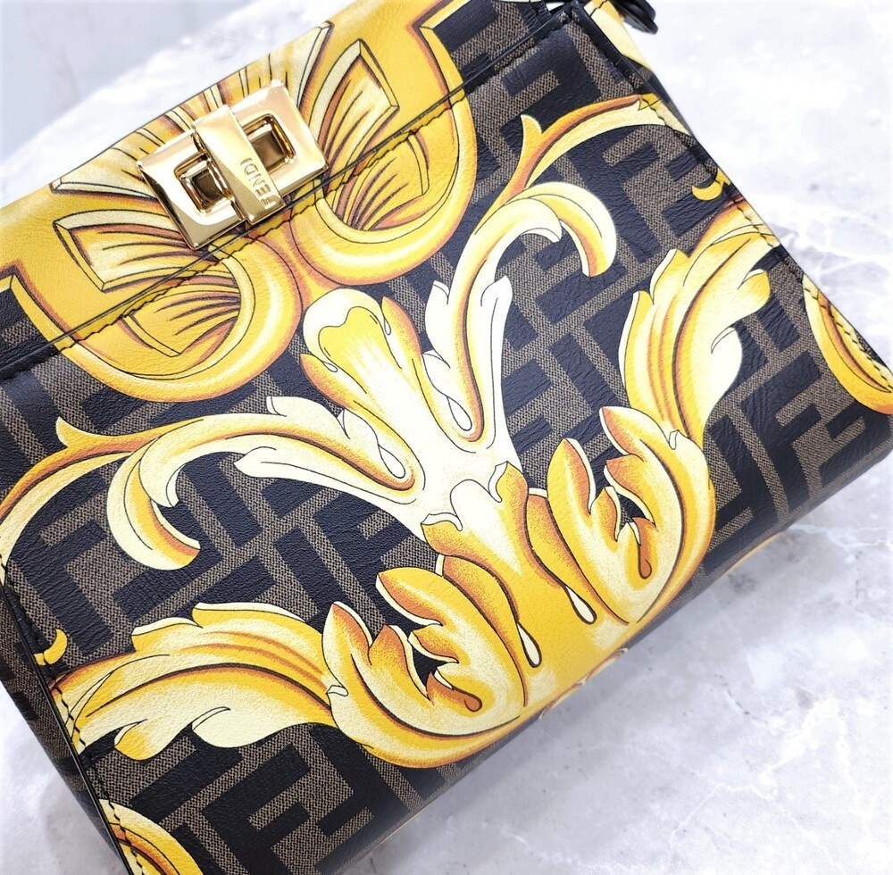 [럭스유] 펜디 X 베르사체 FF 펜다체 피카부 토트 숄더백 8BN321