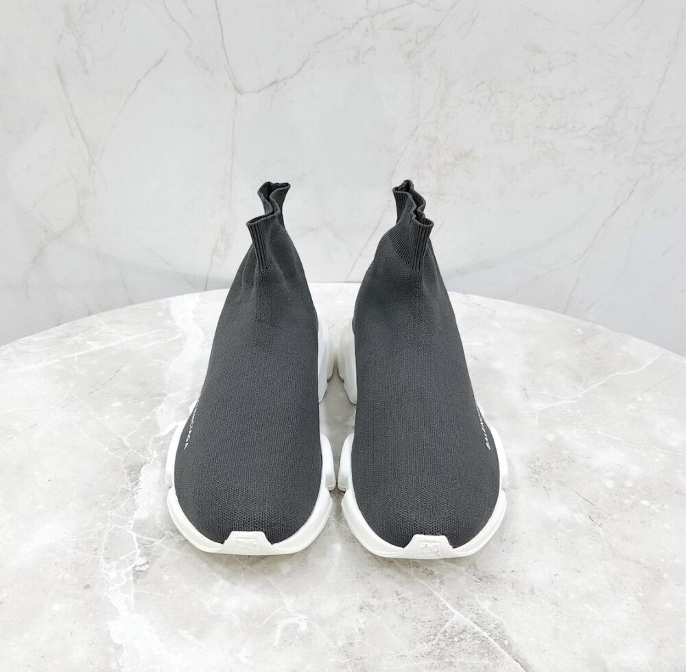 [럭스유] (새상품) 41 / 발렌시아가 스피드러너 스니커즈 다크그레이