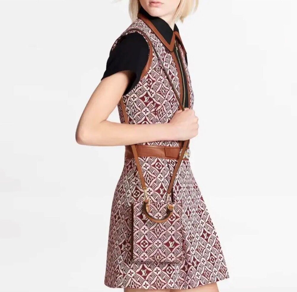 [럭스유] 36 / 루이비통 Since 1854 메탈릭 버클 모노그램 스커트