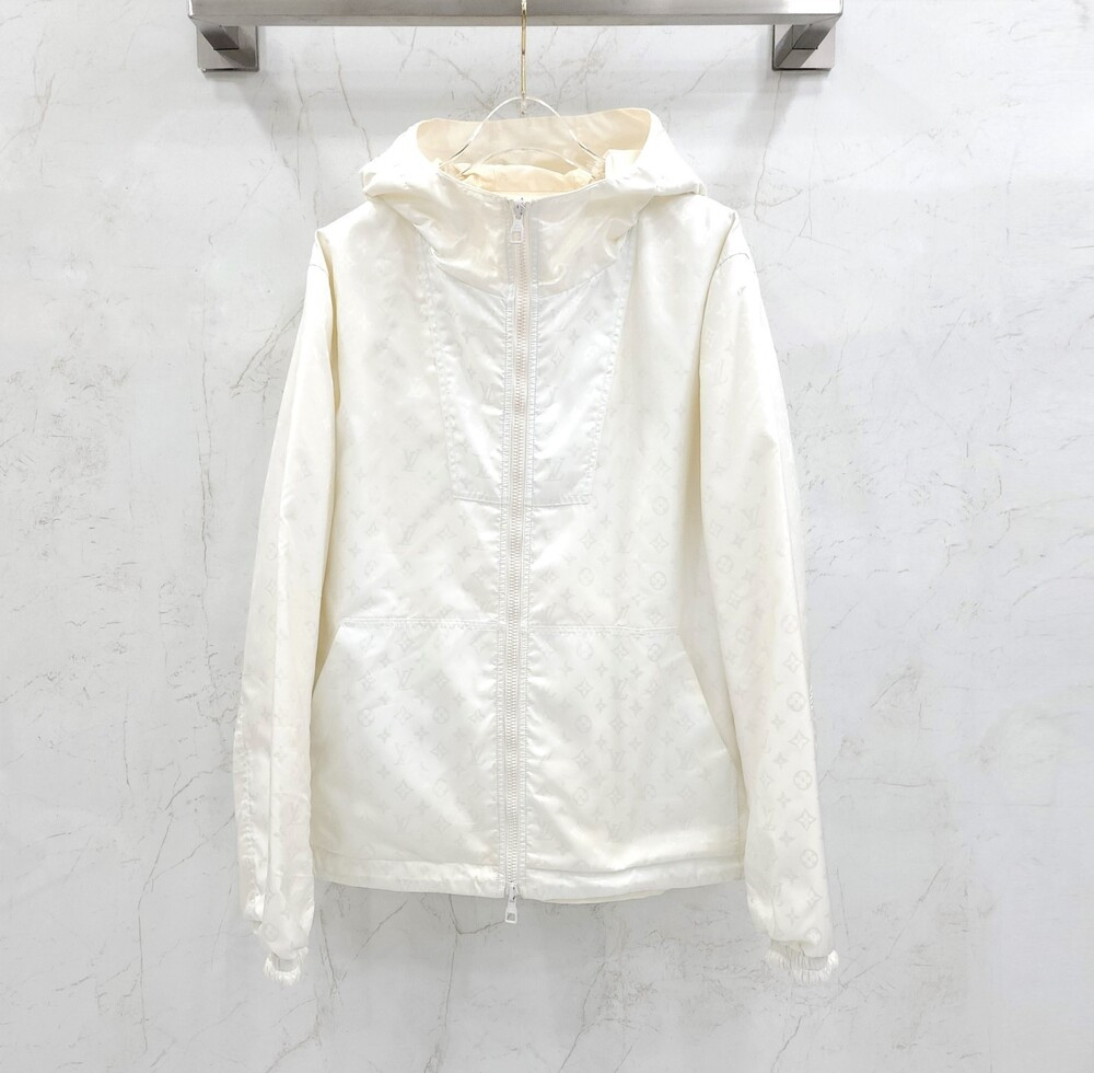 [럭스유] 46 / 루이비통 모노그램 리버서블 나일론 윈드 브레이커