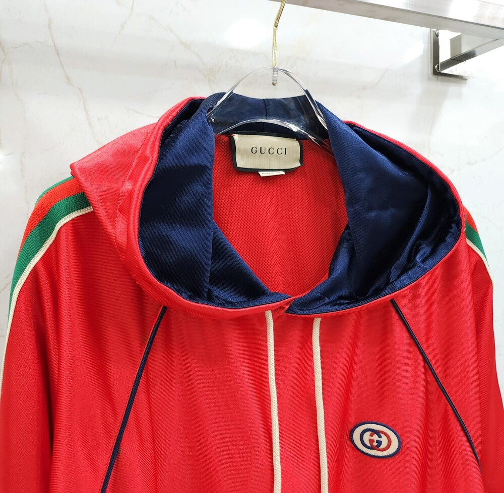 [럭스유] L / 구찌 GG 웹 디테일 테크니컬 삼선 저지 후드티 653373