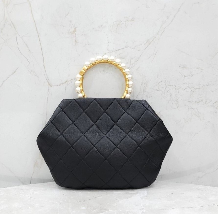 [럭스유] (새상품) 샤넬 판타지 진주 핸들 파우치 토트백 AS2609