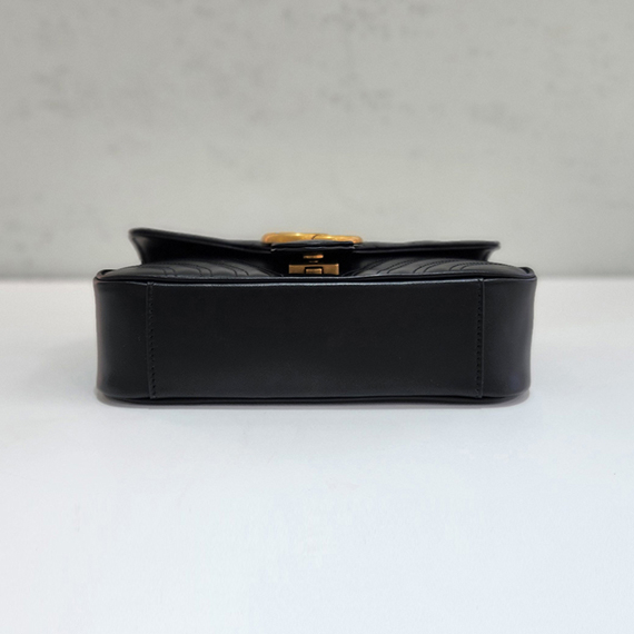 구찌 GG 마몬트 마틀라세 체인 미니 숄더백 25년 새상품 446744