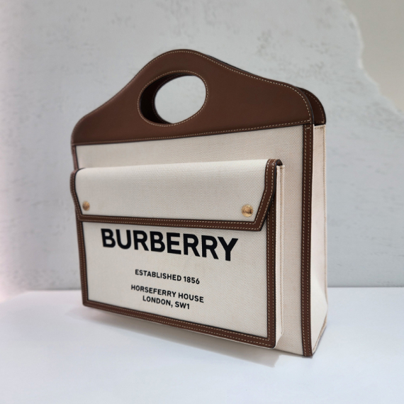 버버리 투톤 포켓 라지 토트백 8031745