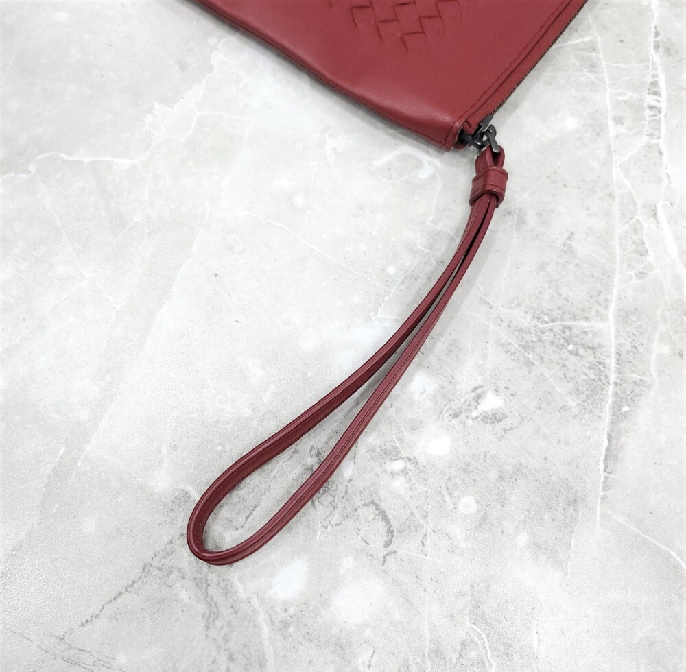 [럭스유] 보테가베네타 레드 인트레치아토 위빙 스트랩 클러치백