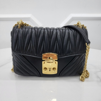 [미다스] 미우미우 마틀라세 나파 체인 플랩 숄더백 5BD224