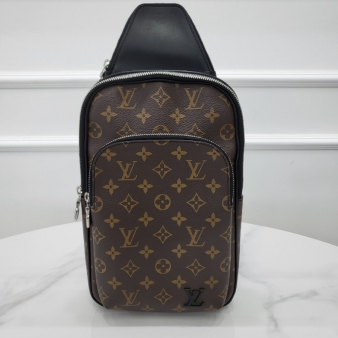 [미다스] 루이비통 모노그램 에비뉴 슬링백 M46327 내장칩