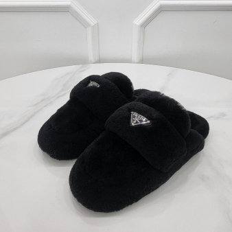 [미다스] 프라다 삼각로고 시어링 뮬 블랙 1D109N 35.5 새상품