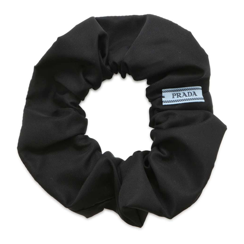 프라다 삼각로고 리나일론 스크런치 헤어밴드 금장 블랙 1IF015 2DMI F0632
