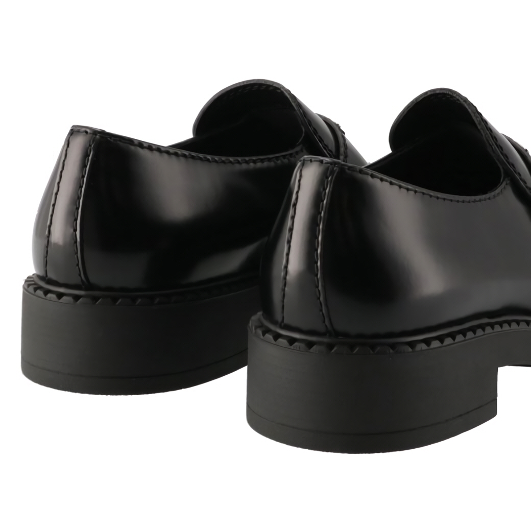 프라다 초콜릿 브러시드 로퍼 블랙 2DE127 055 F0002