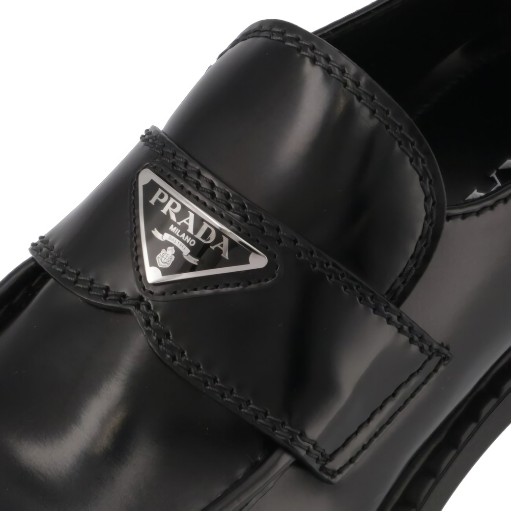 프라다 초콜릿 브러시드 로퍼 블랙 2DE127 055 F0002