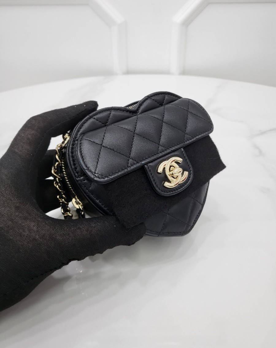 [미다스] 샤넬 하트백 스몰 램스킨 블랙 금장 32번대 AP2784