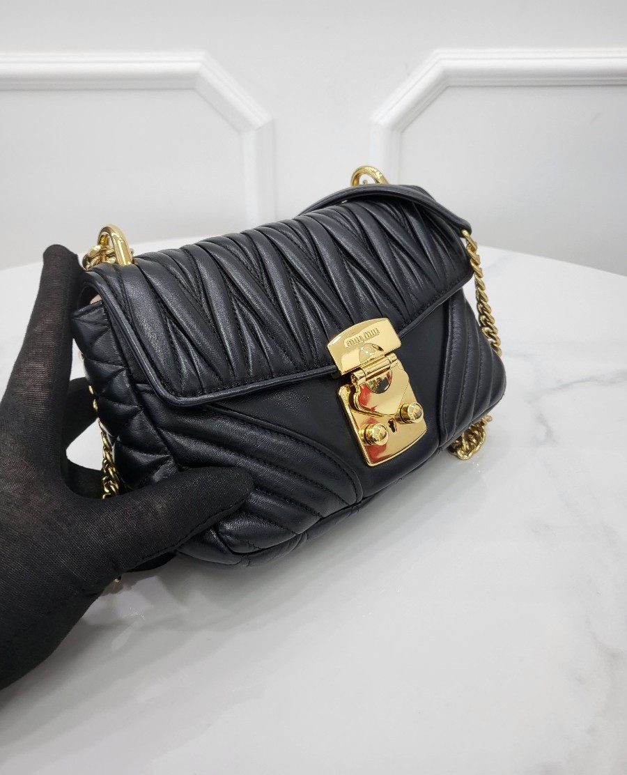 [미다스] 미우미우 마틀라세 나파 체인 플랩 숄더백 5BD224