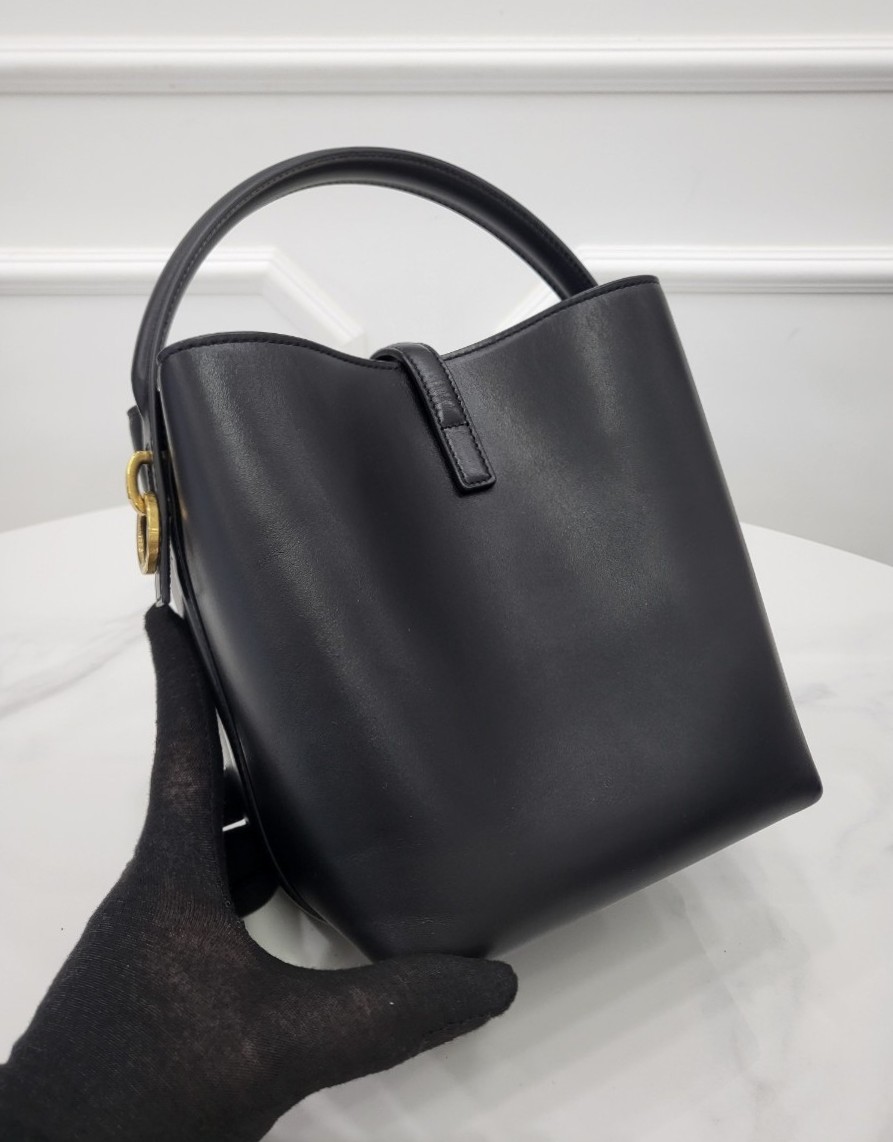 [미다스] 생로랑 LE 37 스몰 버킷백 749036