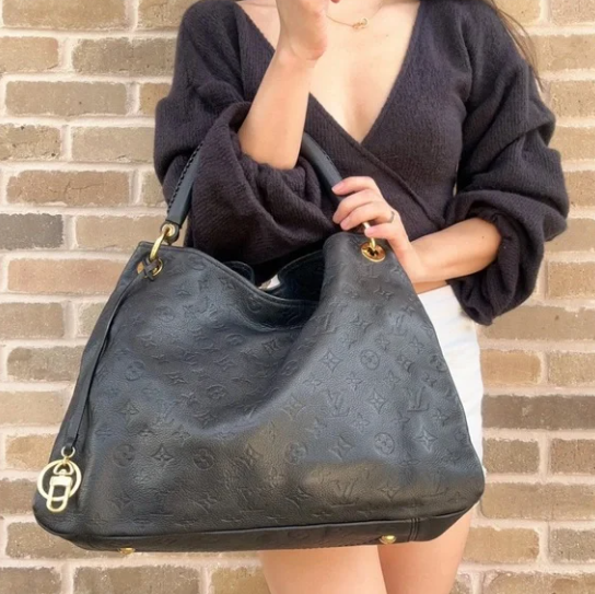 [미다스] 루이비통 앗치 MM 앙프렝뜨 숄더백 다크네이비 M93448