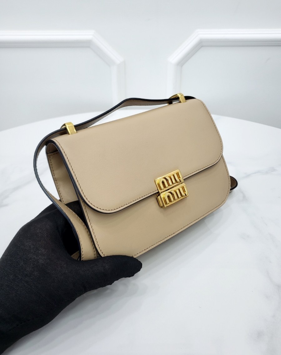 [미다스] 미우미우 로고 레더 숄더백 5BD254 샌드 베이지