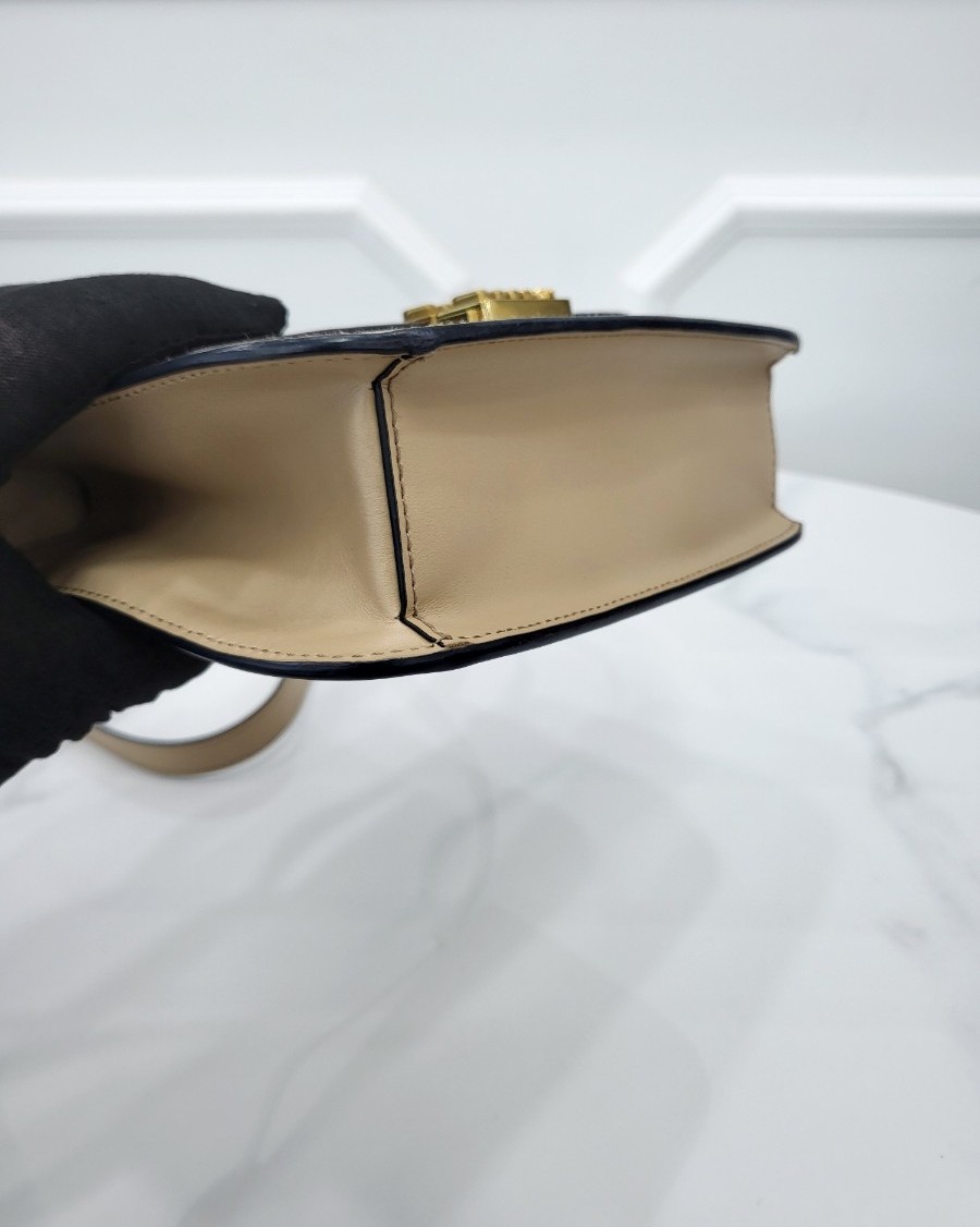 [미다스] 미우미우 로고 레더 숄더백 5BD254 샌드 베이지