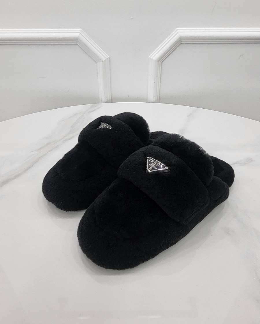 [미다스] 프라다 삼각로고 시어링 뮬 블랙 1D109N 35.5 새상품