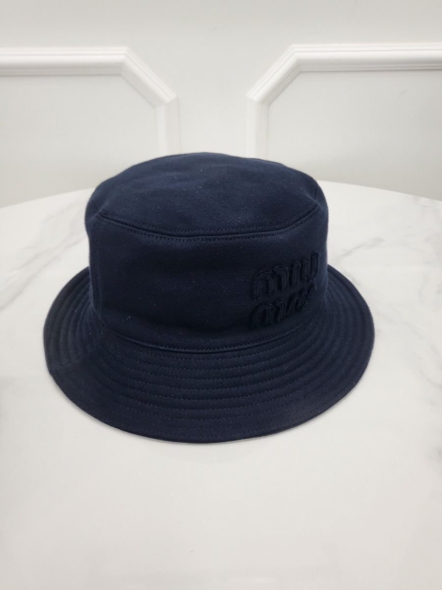[미다스] 미우미우 로고 코튼 버킷햇 네이비 5HC196