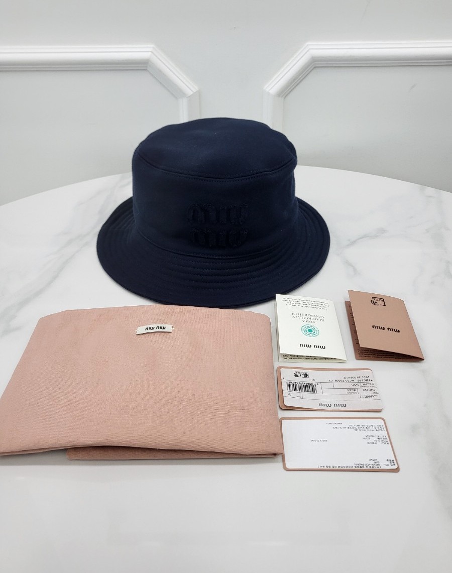 [미다스] 미우미우 로고 코튼 버킷햇 네이비 5HC196