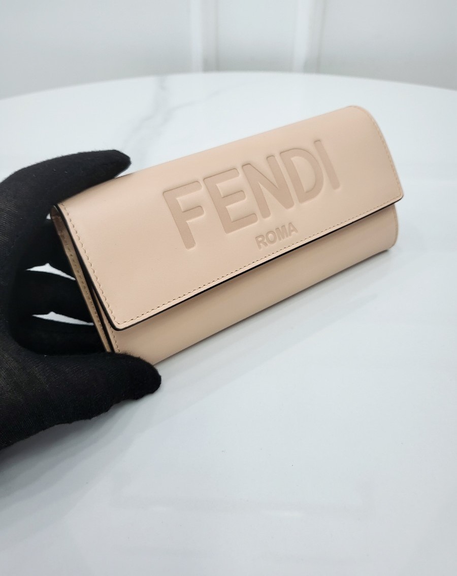 [미다스] 펜디 콘티넨탈 엠보싱 로고 장지갑 8M0251