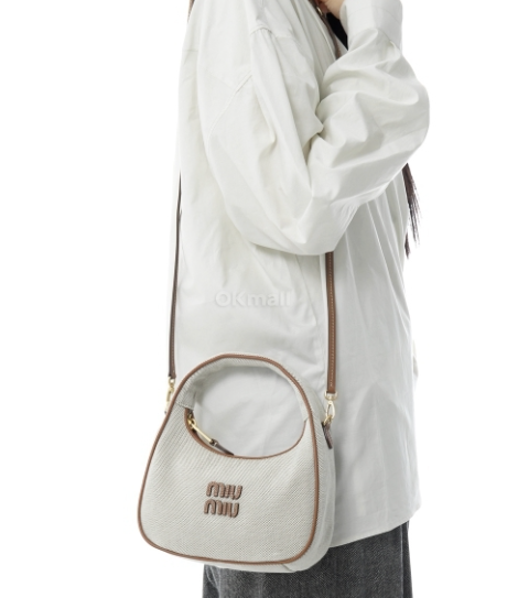 [미다스] 미우미우 완더 캔버스 호보백 5BC125 새상품