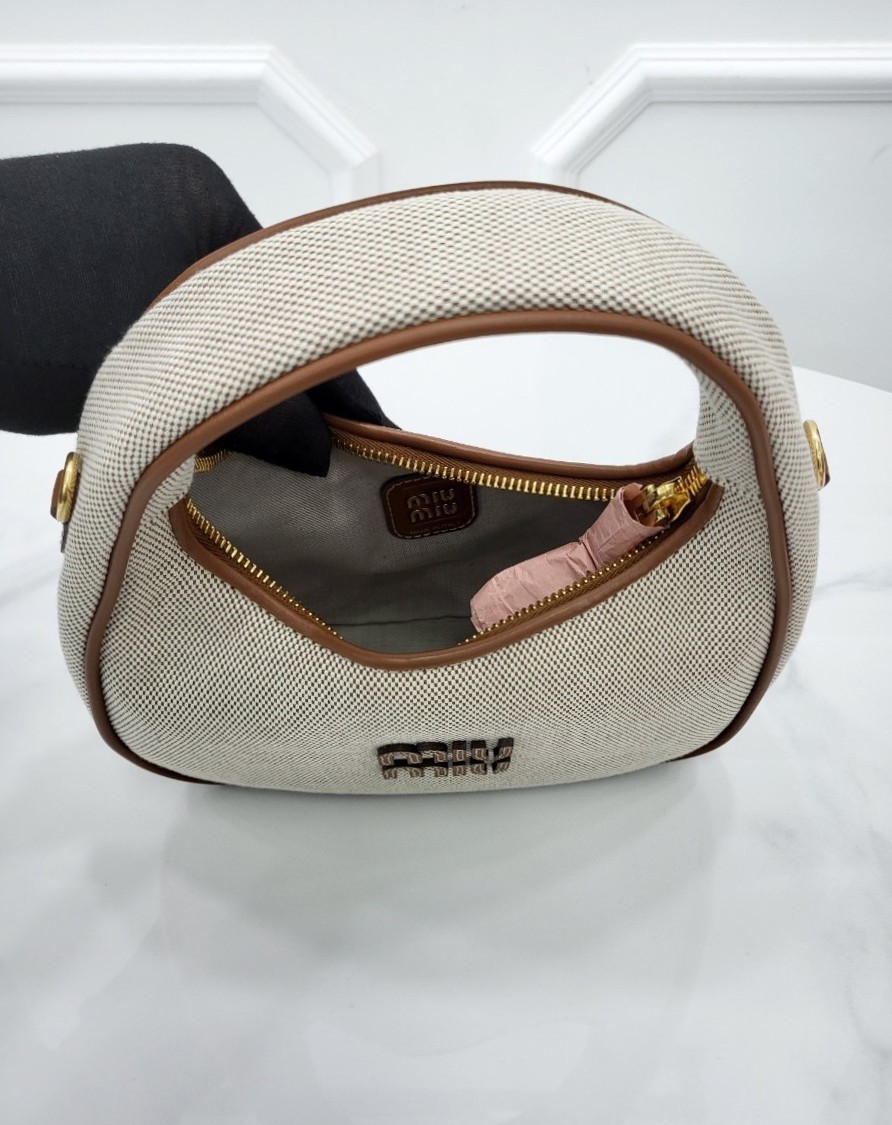 [미다스] 미우미우 완더 캔버스 호보백 5BC125 새상품