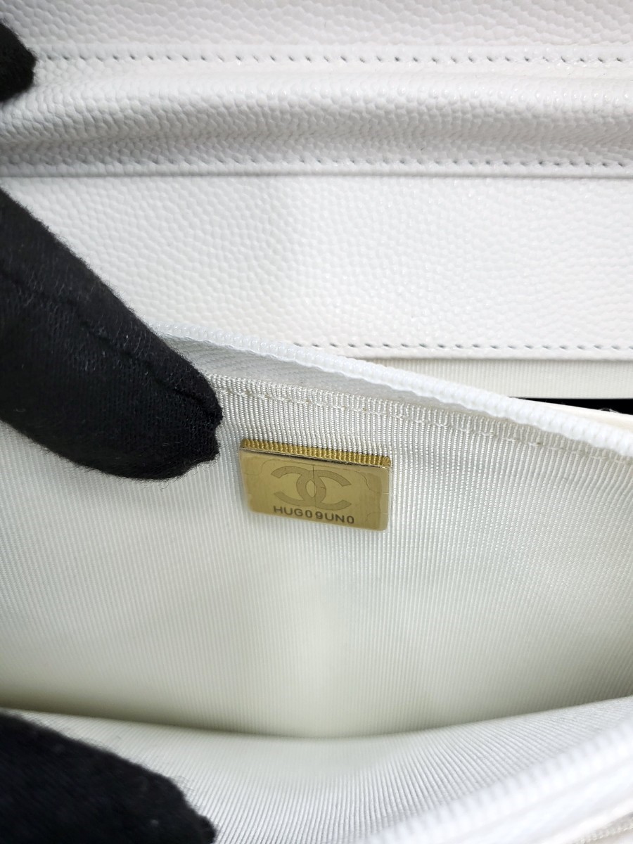 [미다스] 샤넬 클래식 WOC 캐비어 화이트 샴페인골드 내장칩 AP0250