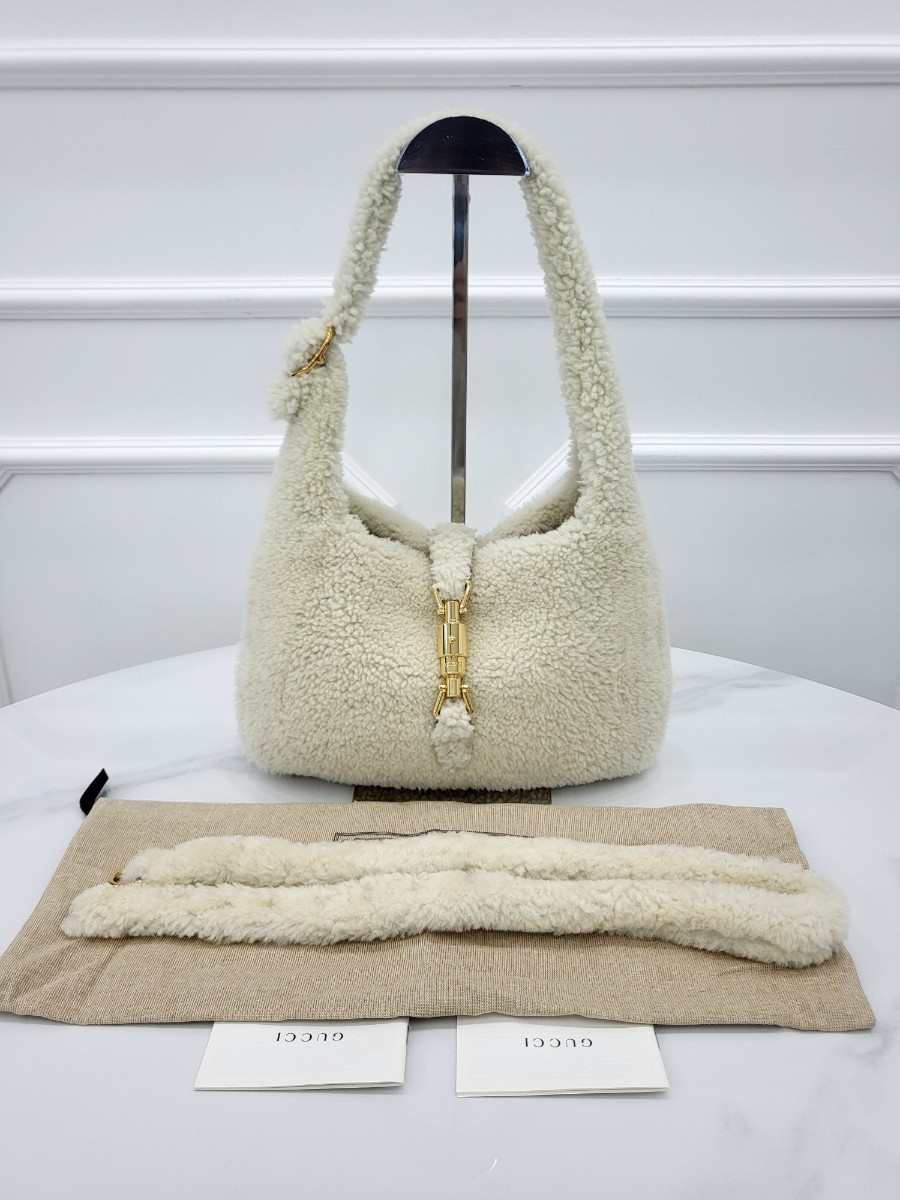 [미다스] 구찌 재키 1961 스몰 숄더백 시어링 하프문 636709