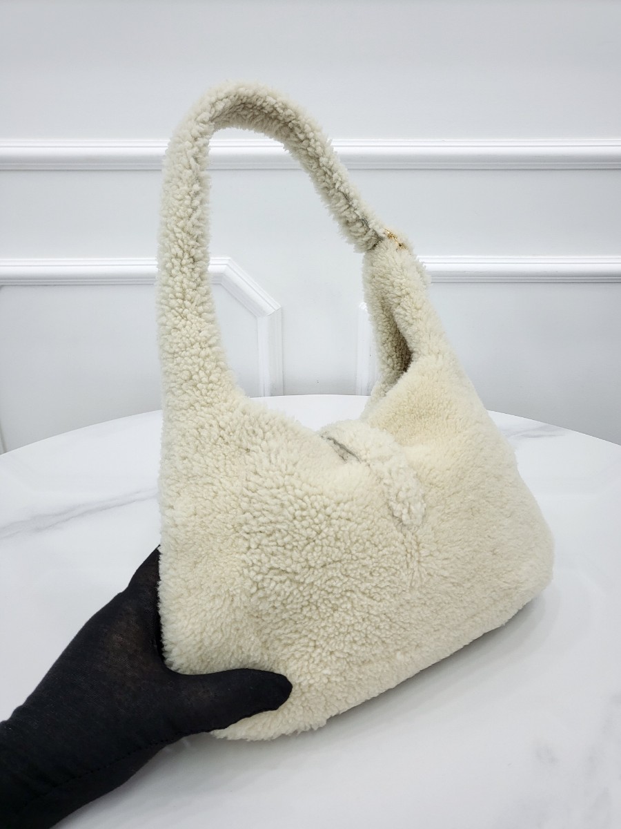 [미다스] 구찌 재키 1961 스몰 숄더백 시어링 하프문 636709