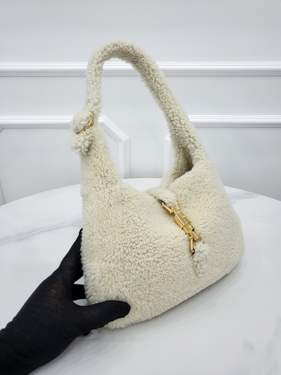 [미다스] 구찌 재키 1961 스몰 숄더백 시어링 하프문 636709