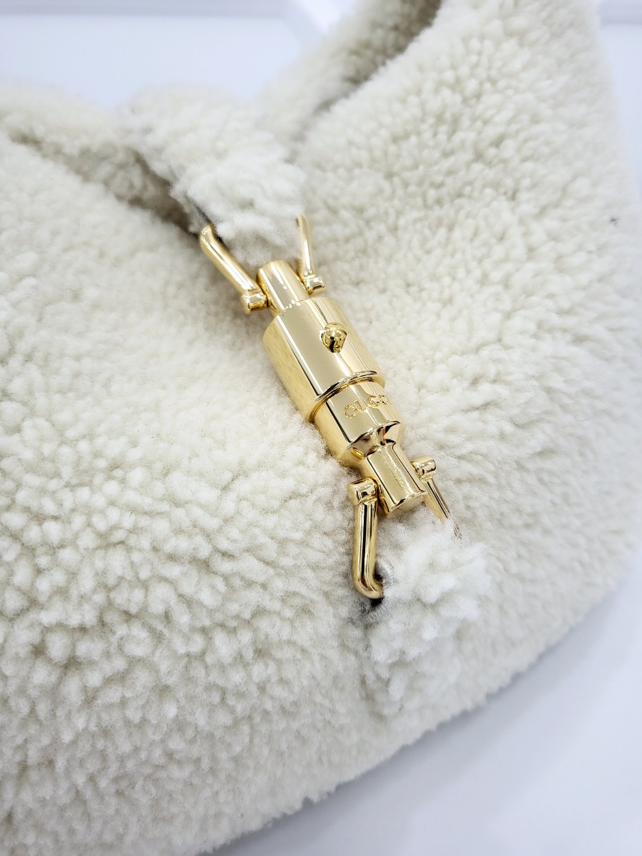 [미다스] 구찌 재키 1961 스몰 숄더백 시어링 하프문 636709